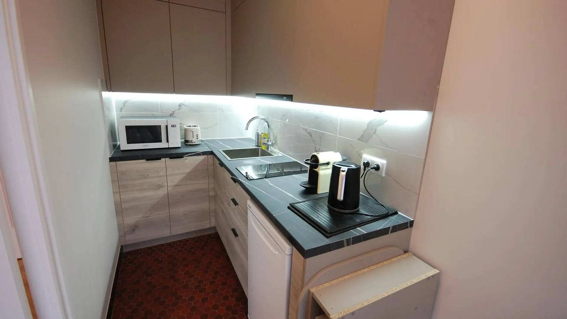 Apartment Studio Paris Near Invalides Unesco Eiffel Tower Montparnasse France